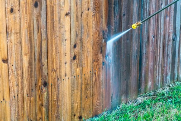 Fence Washing in Windsor