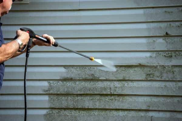 Vinyl Siding Power Washing in Windsor