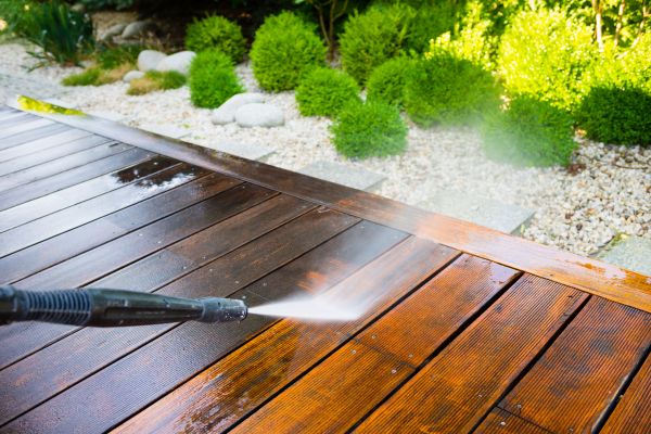 Deck Cleaning in Windsor